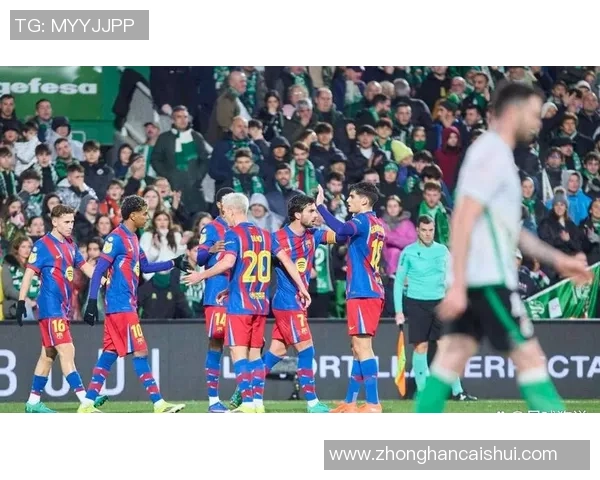 国王杯激战:多特蒙德与巴萨平局后点球决胜引发全场狂欢解析